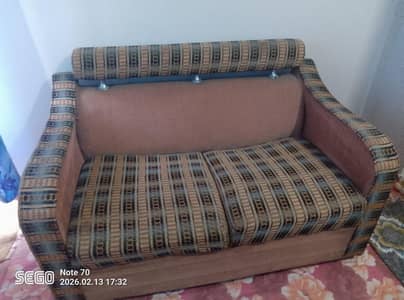 7 seaters sofa set . . used like new . . . only 3 month use . . defaults fre