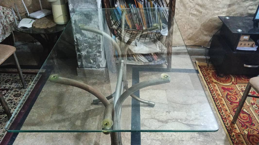 GLASS DINING TABLE 0