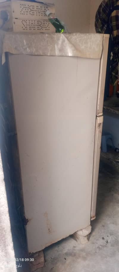 Dawlance Large Size Fridge For Sale in Good Condition.
