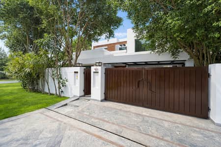 22 Marla Corner Well Maintained Solid Bungalow Top Location Must Once Visit