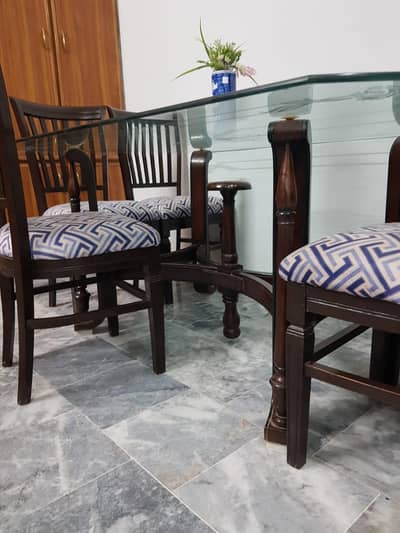 Dinning table woodn for sale