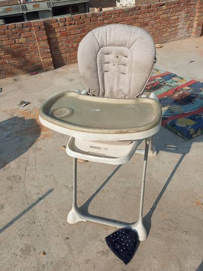 10/10 condition chair for baby feeding03072303741 Whatsapp nmb for con
