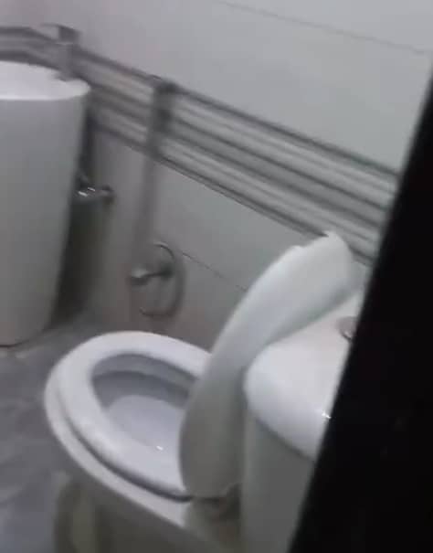 Upper Portion For Rent 8