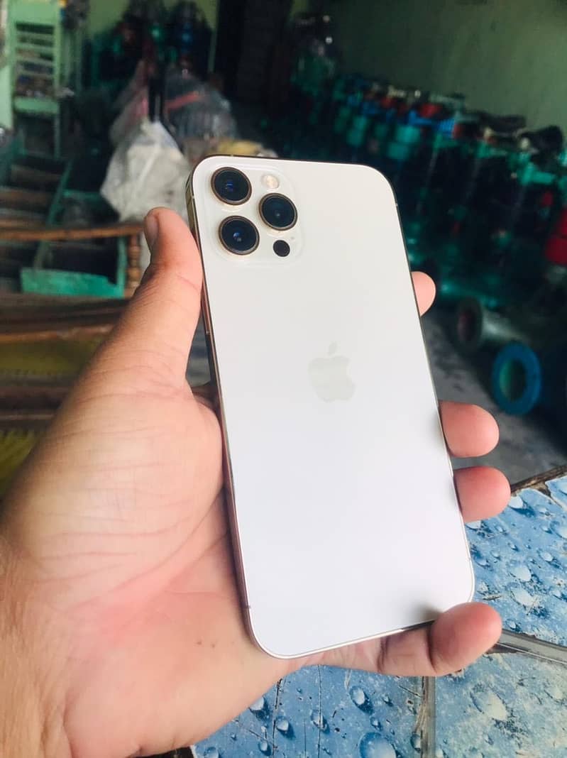iPhone 12 Pro Max 5