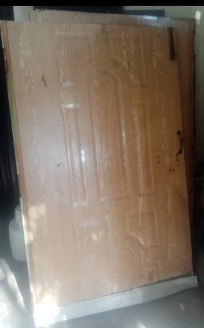 3 wood ka drwaza ha playe wala