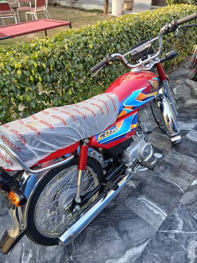 Honda 70 Bike, Red Colour,