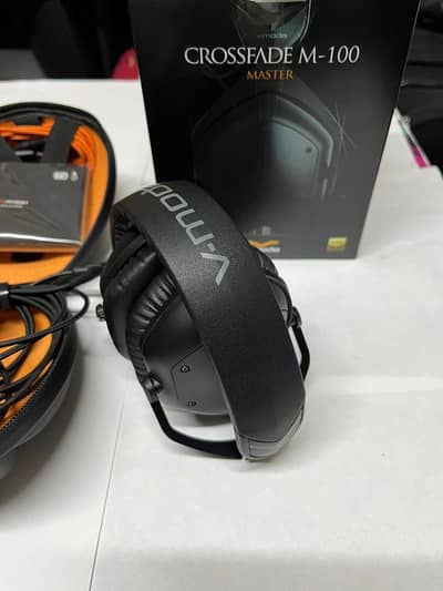 V-Moda M-100 Master Wired Headphones Complete Box Like New