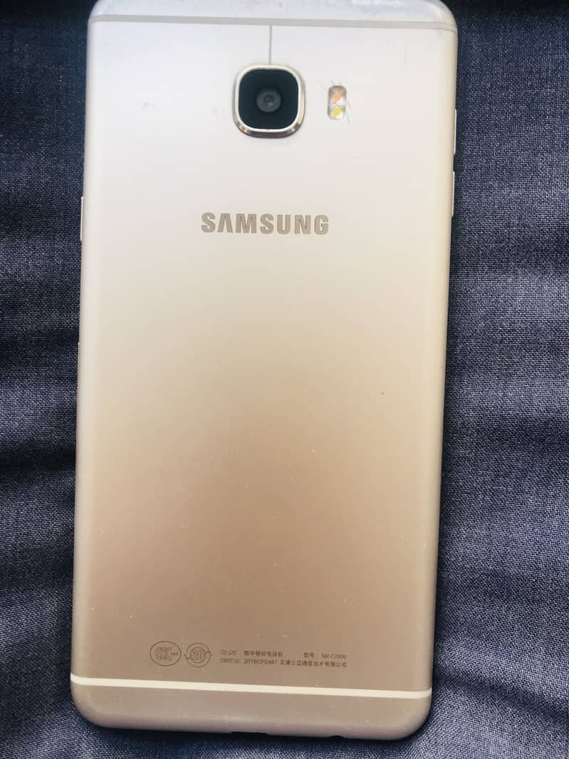 Samsung C7 1