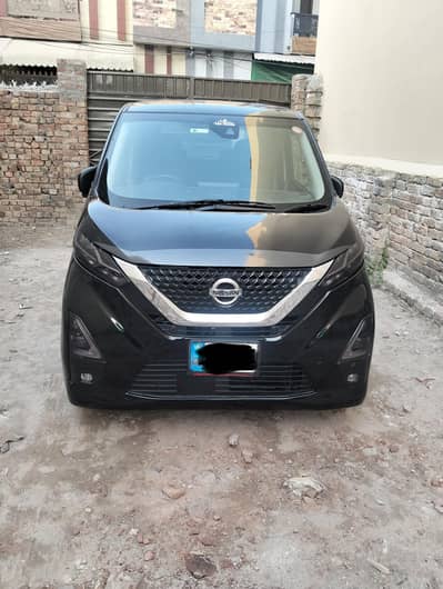 Nissan dayz highway star S. Hybrid home use car