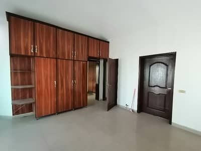 A Prime Location 15 Marla Upper Portion In Rail Town (Canal City) Is On The Market For Rent