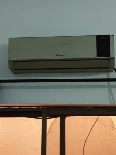 1 ton dawalance ac good condition gass full service done