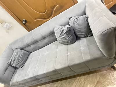 Modern sofa 3 seater in perfect condition