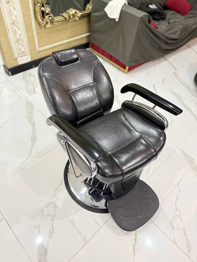 Professional makeup and styling chair | Salon designers