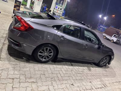 Honda Civic 1.8 UG full option top of the line.