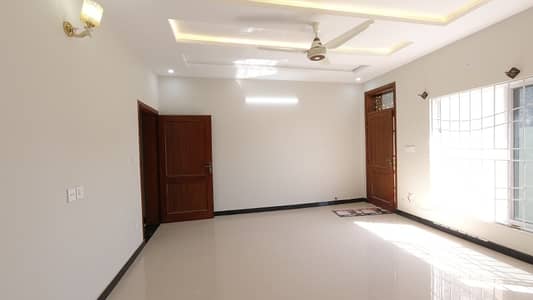 House For Rent In G15 Size 14 Marla Double Story Near To Markaz Masjid Park Water Gas Electricity All Facilities Best Location More Five Options Available
