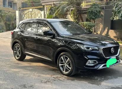 MG HS 2021 black with red interior