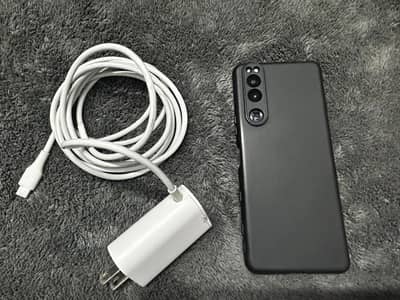 SONY XPERIA 5 III  WITH COVER AND CHARGER