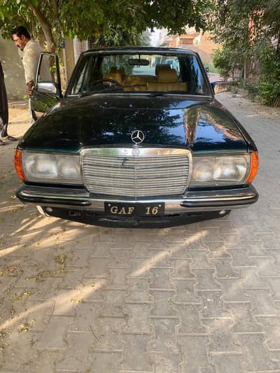 Mercedes W123 1984 model