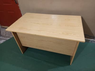 Office Table good condition for sale