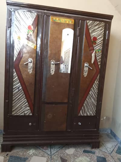 safe almari used but new condition