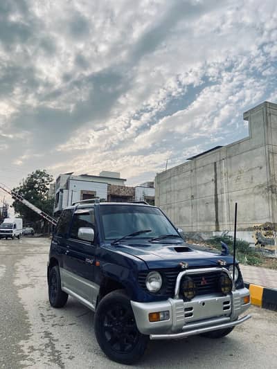 Mitsubishi Mini Pajero 2006