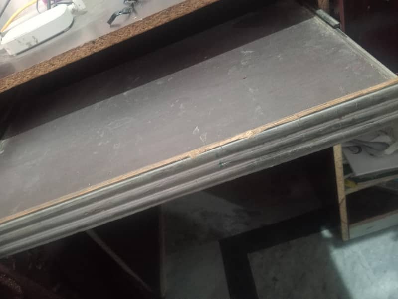 computer table urgent sell 3