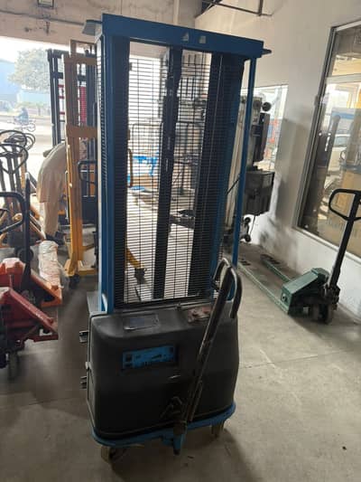Armanni Semi Electric Stacker 1 Ton 10ft | New Battery | Lahore