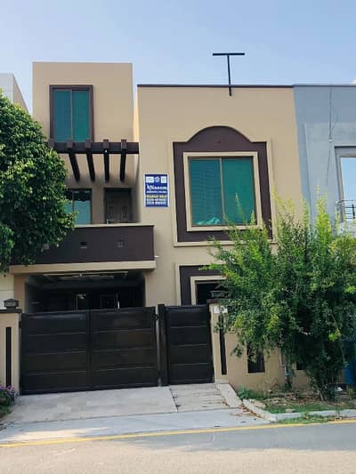 5 Marla Facing Park House For Sale In Sunflower Block Bahria Nasheman Lahore