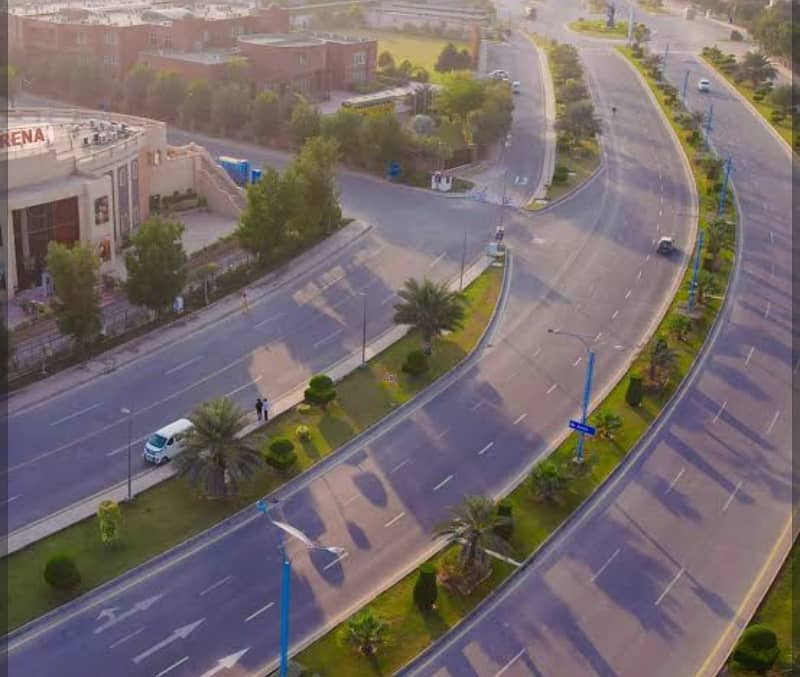 10 Marla Plot Park Facing 2