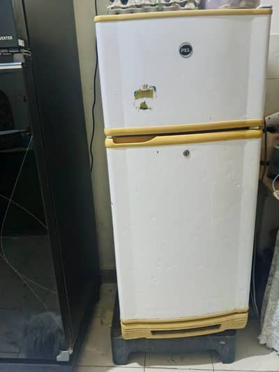small refrigerator ( urgent sale)