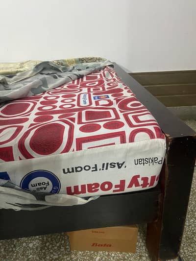 single bed with molty foam mattress for sale