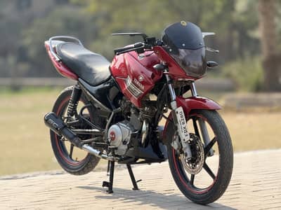Yamaha YBR-125 (2015) full sporty look genuine parts available
