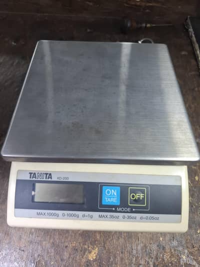 Tanita digital scale kD-200