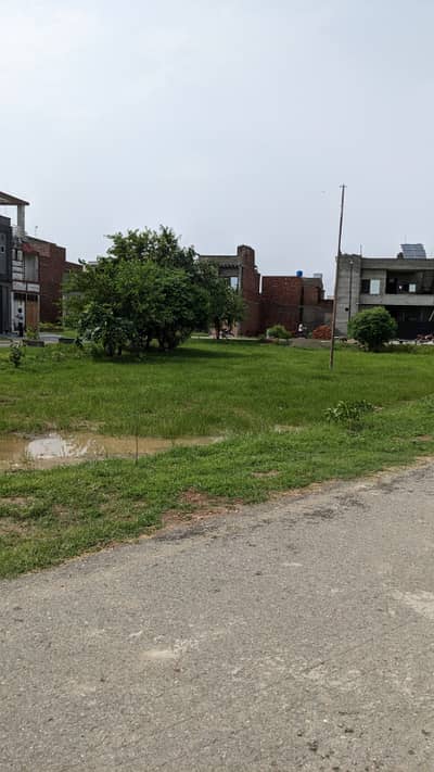 3 Marla Facing Park Plot Is Available In Eden Garden With Reasonable Price