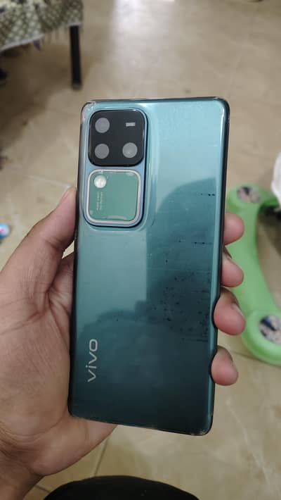 Vivo V30