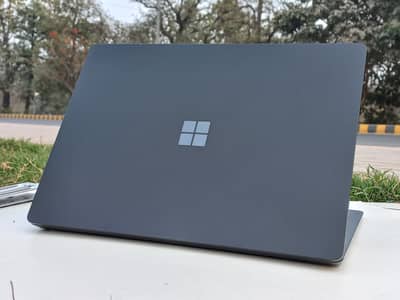 Microsoft Surface Laptop 4 Core i7 11th gen