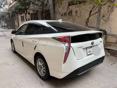 Toyota Prius 2021