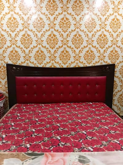King Size used habitt bed without metress