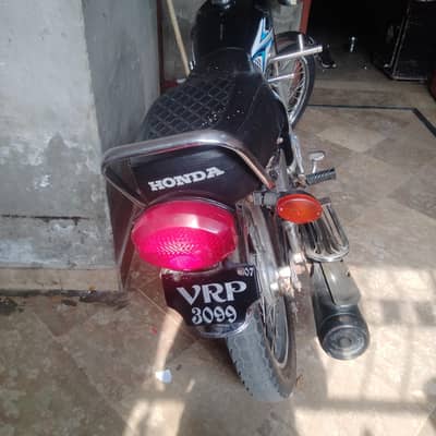 call number WhatsApp 03024838705 Honda 125 model 7