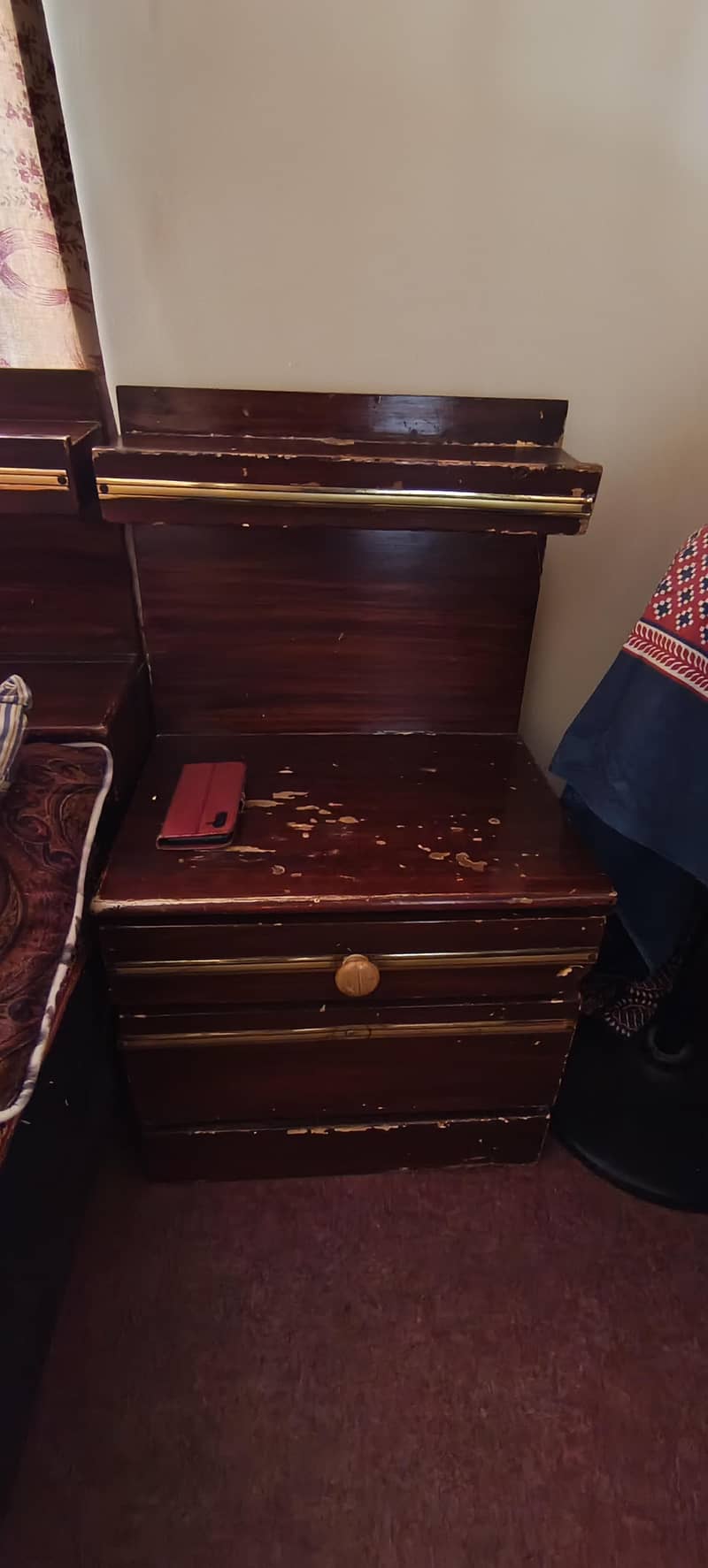 bed, dressing table, side board 2