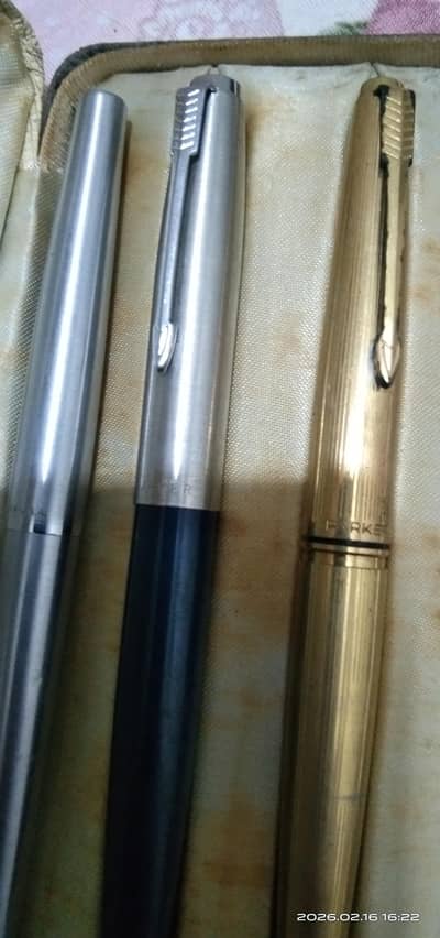 Parker pen 21 and Shaeffer pen USA