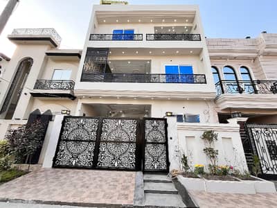 On Excellent Location 5 Marla Spacious House Available In Bismillah Housing Scheme For sale