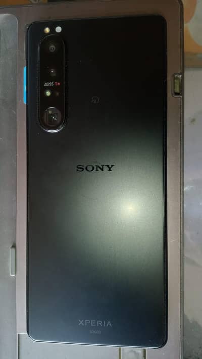 Sony xperia 1 mark 3 shaded  12/256 6200 pta tax gaming beast