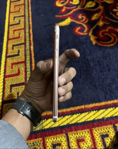 iPhone 6 plas 128 GB with box my WhatsApp number 0347/72/98/721