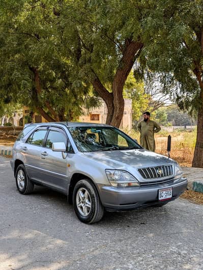 Toyota Harrier 2002 model register 2005 SUV full geniun condition