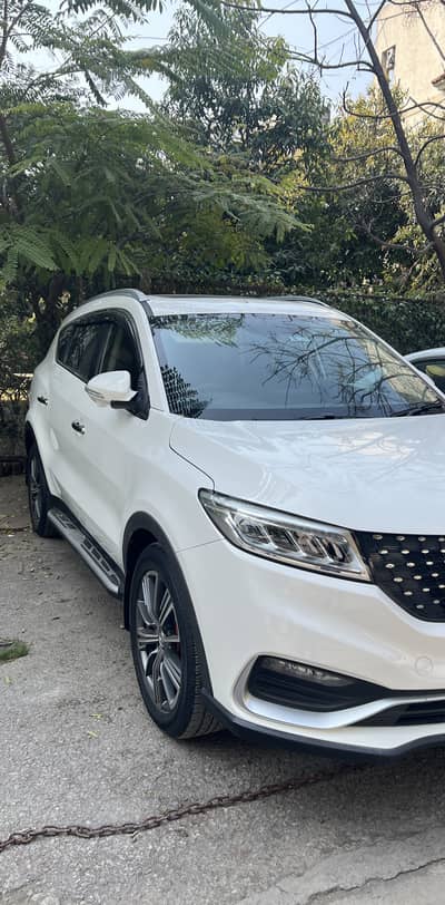 urgent glory 580 Pro 7 seater zero meter car condition low millage