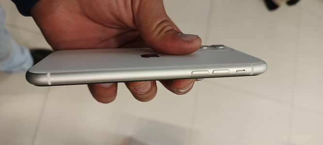 I phone 11 JV 100 health