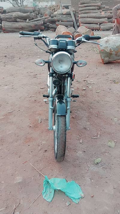 Suzuki GS 150 2021