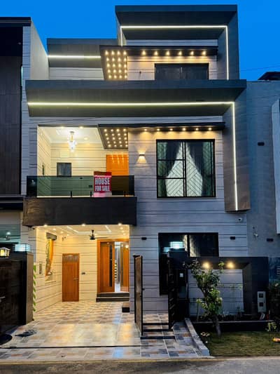 **5 Marla Luxury House For Sale In Park View City, Lahore. **