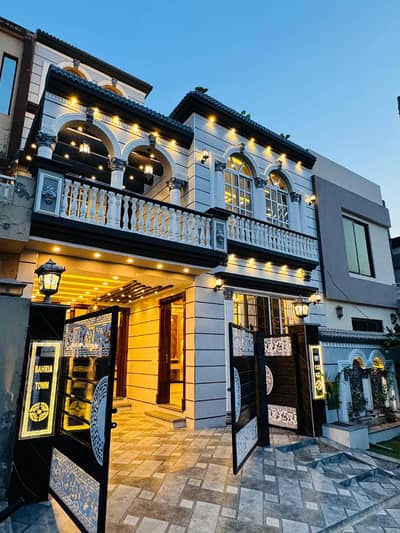 **5 Marla Luxury House For Sale In Park View City, Lahore. **